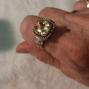 Ring, size 6, beautiful canary yellow stone nwot